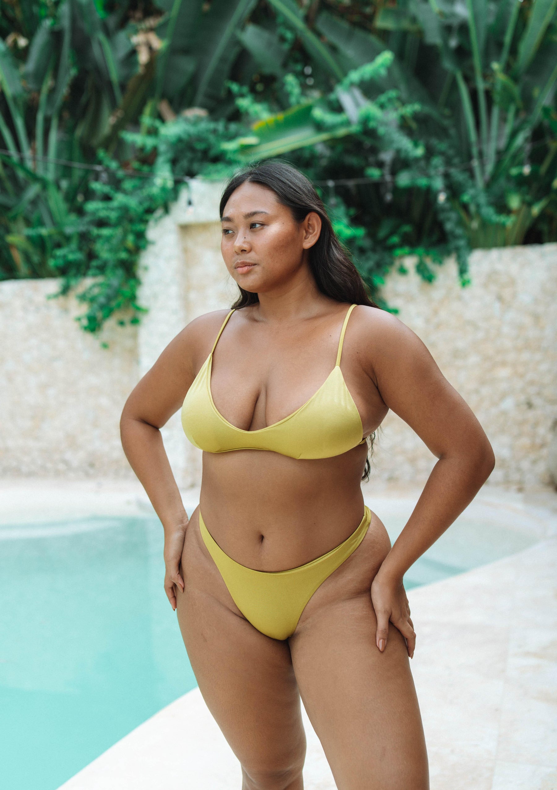ROSE V-SHAPE PISTACHIO - Mirah Maja